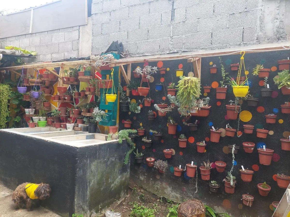 C.C. Habitaciones Puerto Baquerizo Moreno Ecuador