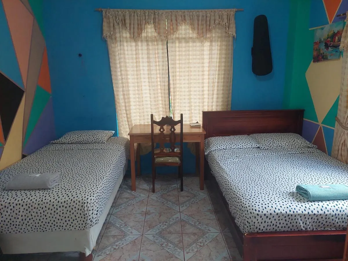 C.C. Habitaciones Puerto Baquerizo Moreno Habitación en casa particular